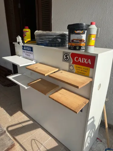 Caixa para loja em MDF com portinha e gaveta