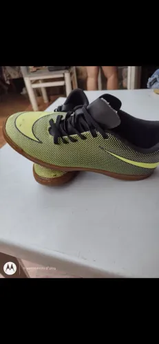 Chuteira tamanho 38