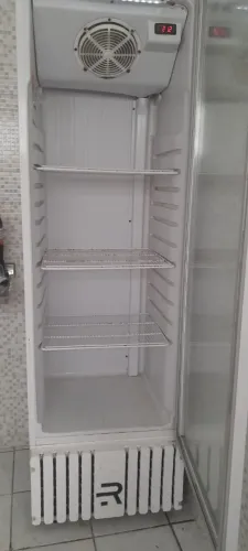 Refrigerador expositor vertical Refrimate de 570 litros