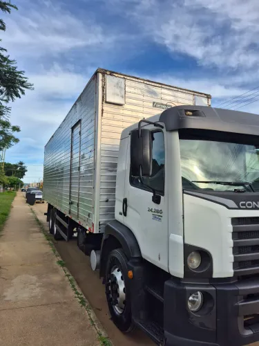 24280 truck baú a venda
