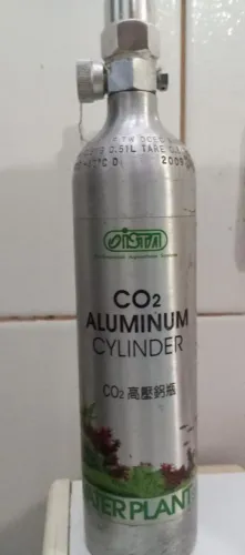 Cilindro Co2 com valvula de ajuste fino. 