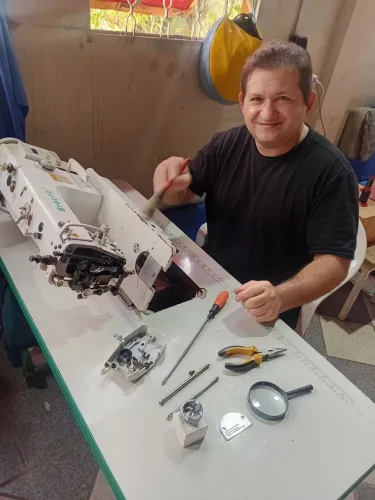 Conserto de máquinas de costura,industrial e doméstico 