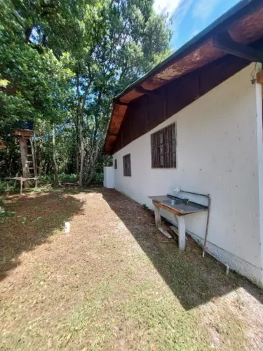 Casa á 450 metros do mar, uma suíte, na praia do Moçambique - Rio Vermelho- Florianópoli