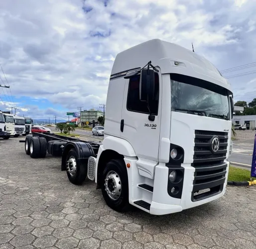 VW 30330 ano 2020 único dono 