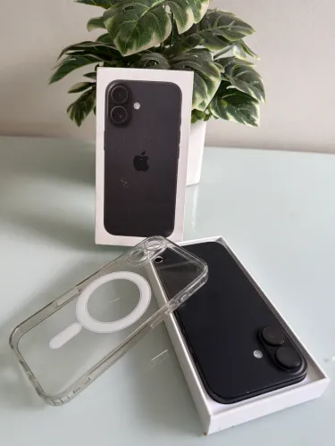 iPhone 16 - Semi novo (menos de 6 meses de uso)