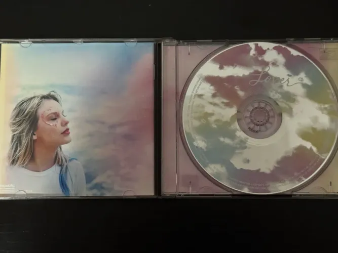 Taylor Swift Lover