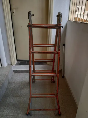 ESCADA DE FERRO