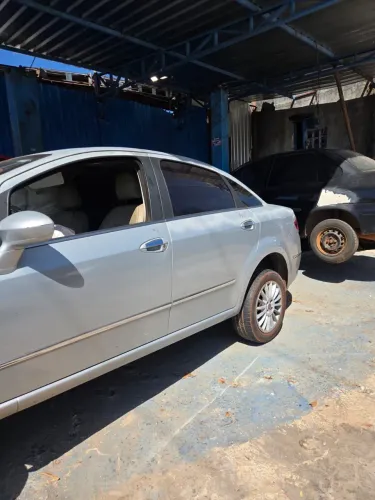 Fiat Linea Absolute 1.9/1.8 Flex Dualogic 4P 2010