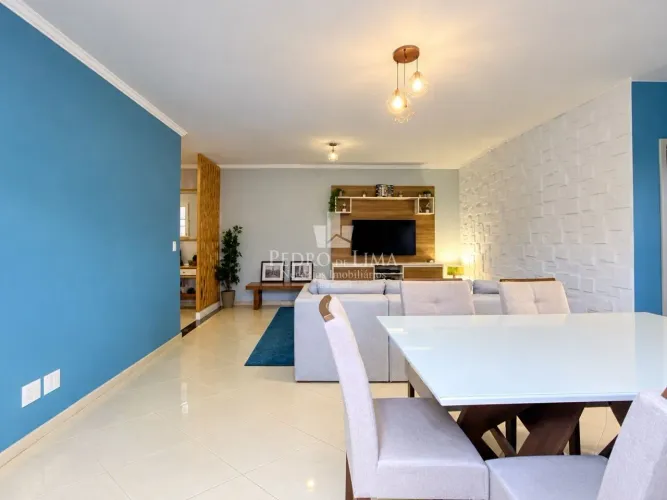 Casa Comercial na Vila Matilde com 3 Andares, 300 m², 4 Quartos, 1 Suíte e 6 Vagas