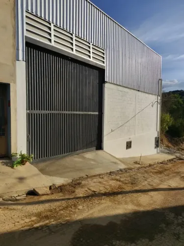 EXCELENTE GALPÃO 360m2 as margens da rodovia - em frente Cidade do Galo