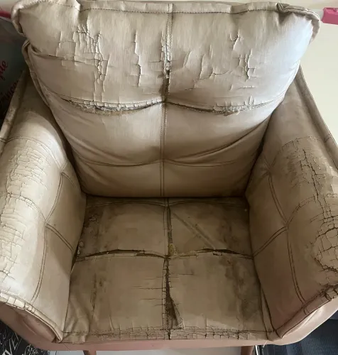Vendo cadeira de amamentar para reforma.