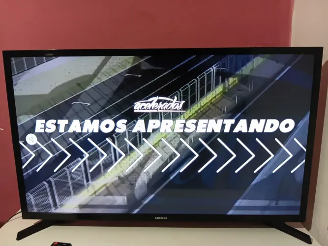 SMART TV 32 POLEGADAS À VENDA