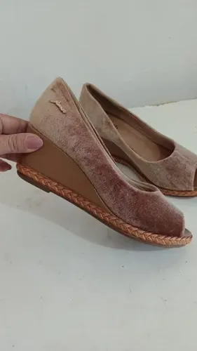 Sapato Anabela de veludo 