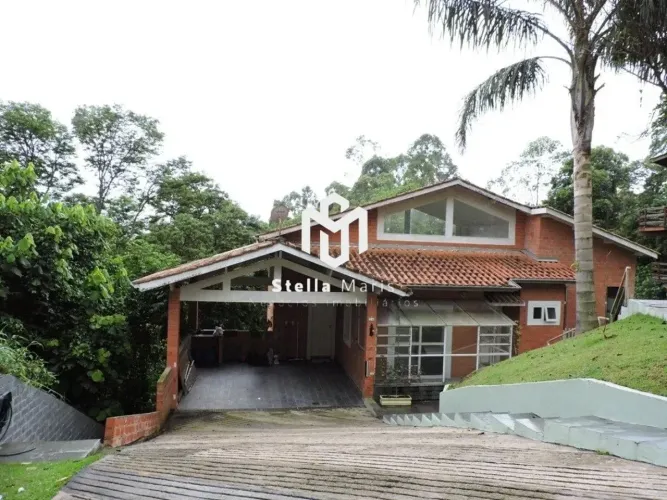 Casa em Condomínio em Embu das Artes, no bairro Jardim Indaiá, à venda.