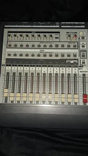 Roland Vs-1824cd 24-bit Digital Workstation