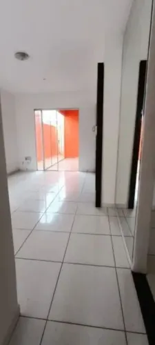 Vendo casa com 3 quartos na Expansão