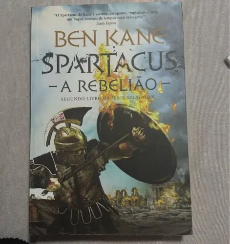 Livro Spartacus. A Rebelião Capa comum - 31 março 2015 em ótimo estado