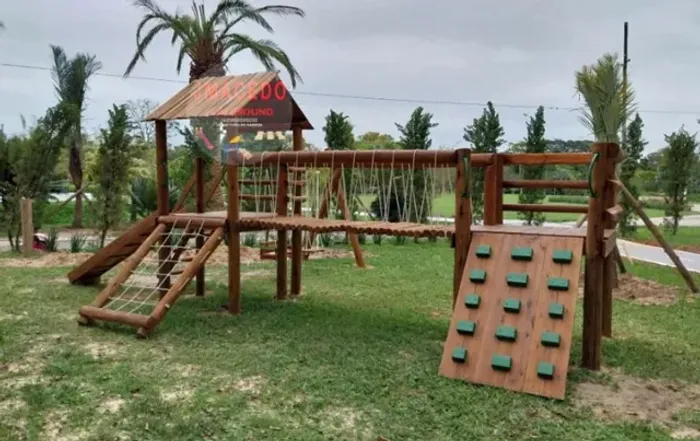Playgrounds em madeira tronco 