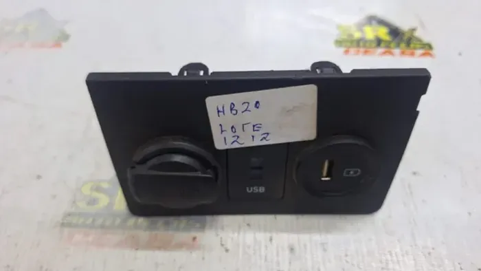 Moldura Tomada Usb Hb20 