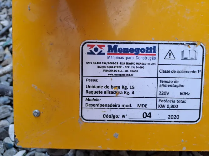 Desempenadeira Elétrica MDE 220V Menegotti