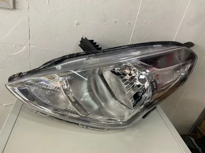 Farol Versa (lados)