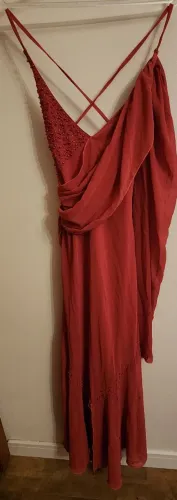 Vestido rosa bordado