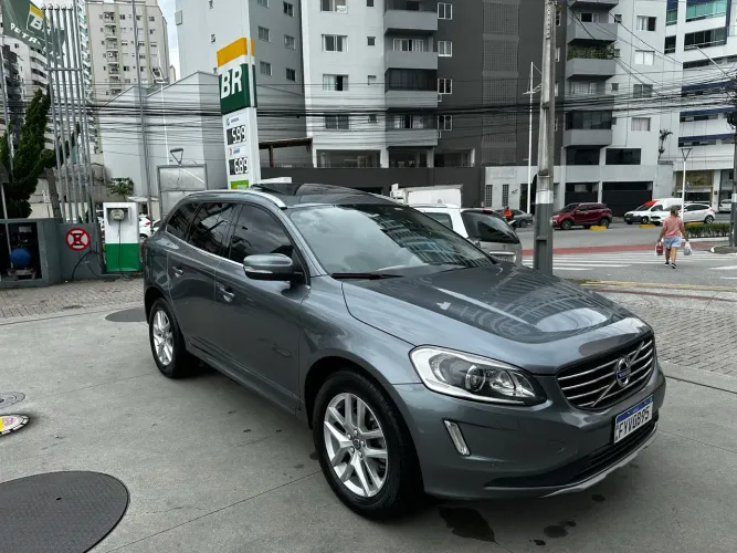 Volvo XC 60 T-5 Momentum 2.0 245cv FWD 5P 2017