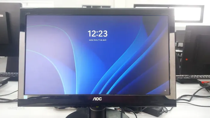 Monitor AOC
