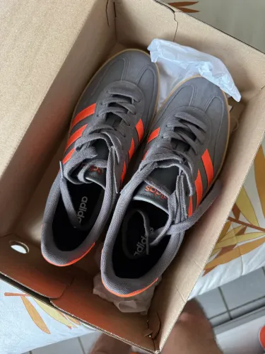 Tênis novo adidas