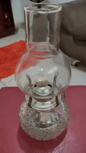 Raro lampião em vidro ornamentado 