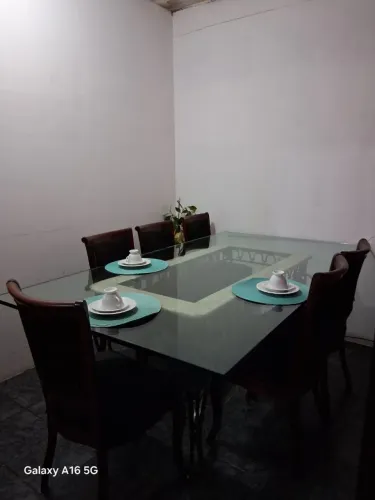 Mesa com 6 cadeiras e vidro temperado alto padrão luxo