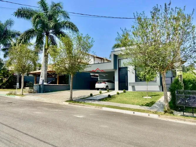 Casa Térrea à Venda no Condomínio Shambala II - Atibaia - SP