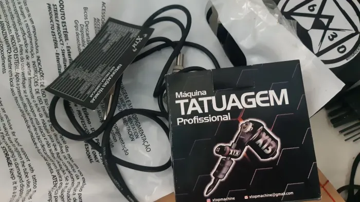 Kit de Tatuagem - 2 máquinas, fonte e cabos. Também vendo separado!