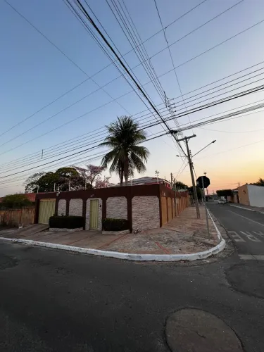 Sobrado com piscina a Venda 5 quartos 1 Suíte Bairro Cidade Alta - Cuiabá - MT