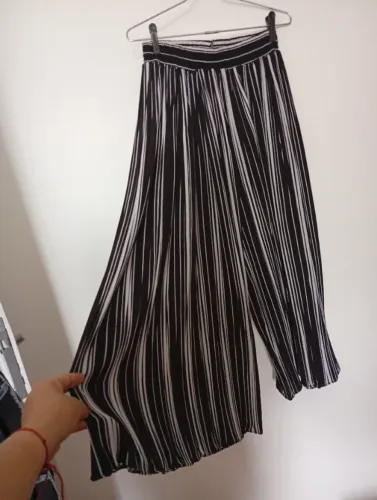 calça pantalona plissada  