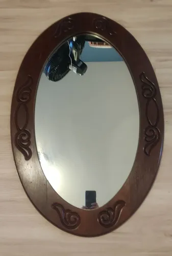 Espelho Oval Decorativo em Madeira Imbuia Marrom