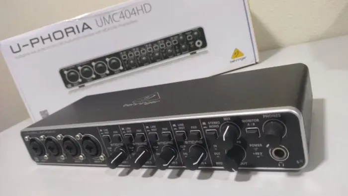 Interface BEHRINGER  U-PHORIA UMC404HD