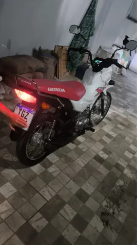 Vende-se pop totalmente nova, somente 241 km rodados 