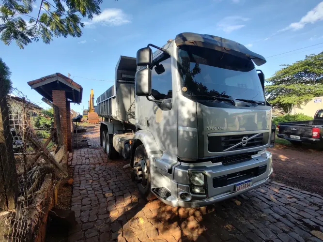 VOLVO VM 270 ANO 2013