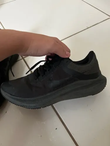 Tênis Nike Preto - Conforto e Estilo