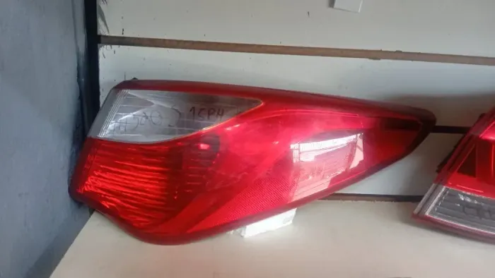 LANTERNA TRASEIRA DIREITA HYUNDAI HB20S 15
