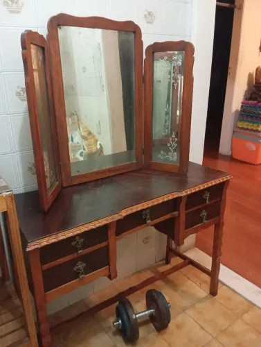 Penteadeira de madeira