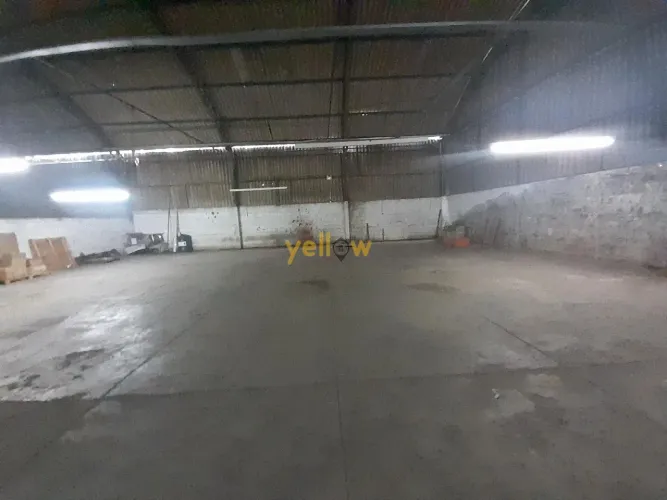 Galpão em Jardim Cruzeiro - Santa Isabel com 1.4M² de área útil, 3 banheiros. Locação por