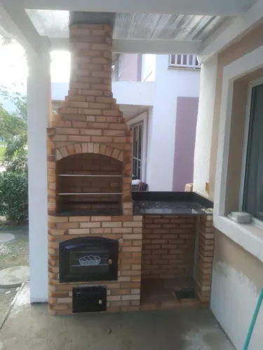 Churrasqueira forno blindado e bancada 