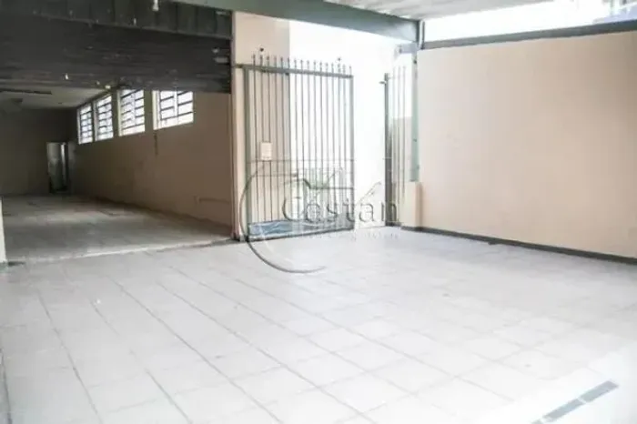 terreno com galpão comercial, e 3 casas residenciais à venda