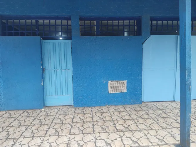 Casa de 3 quartos , são Victor, rua principal.