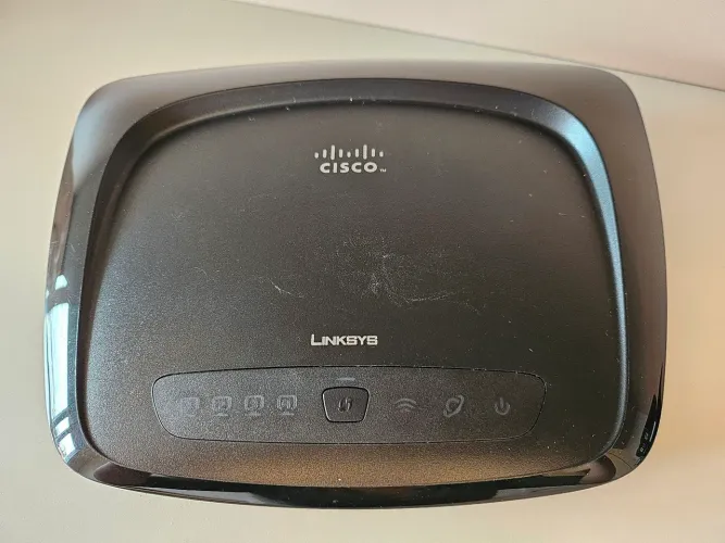Roteador Cisco Linksys modelo WRT54G2 V1