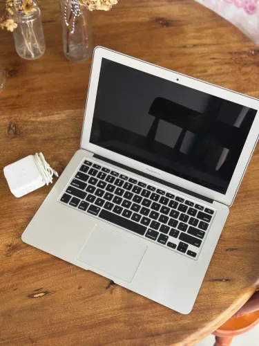 Macbook Air 13,3 polegadas - 2015 atividado em 2017