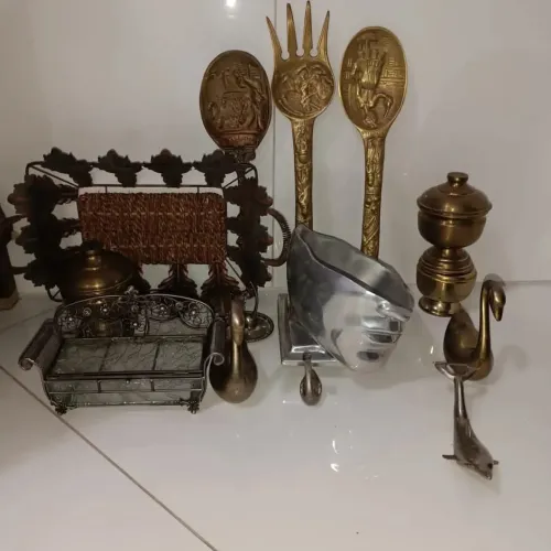 Conjunto de peças vintage em metal