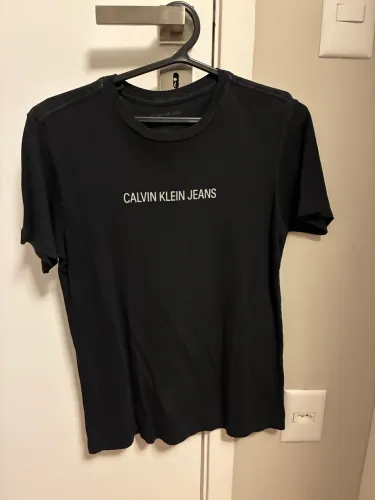 Camisa calvin Klein/ aceito negociação 